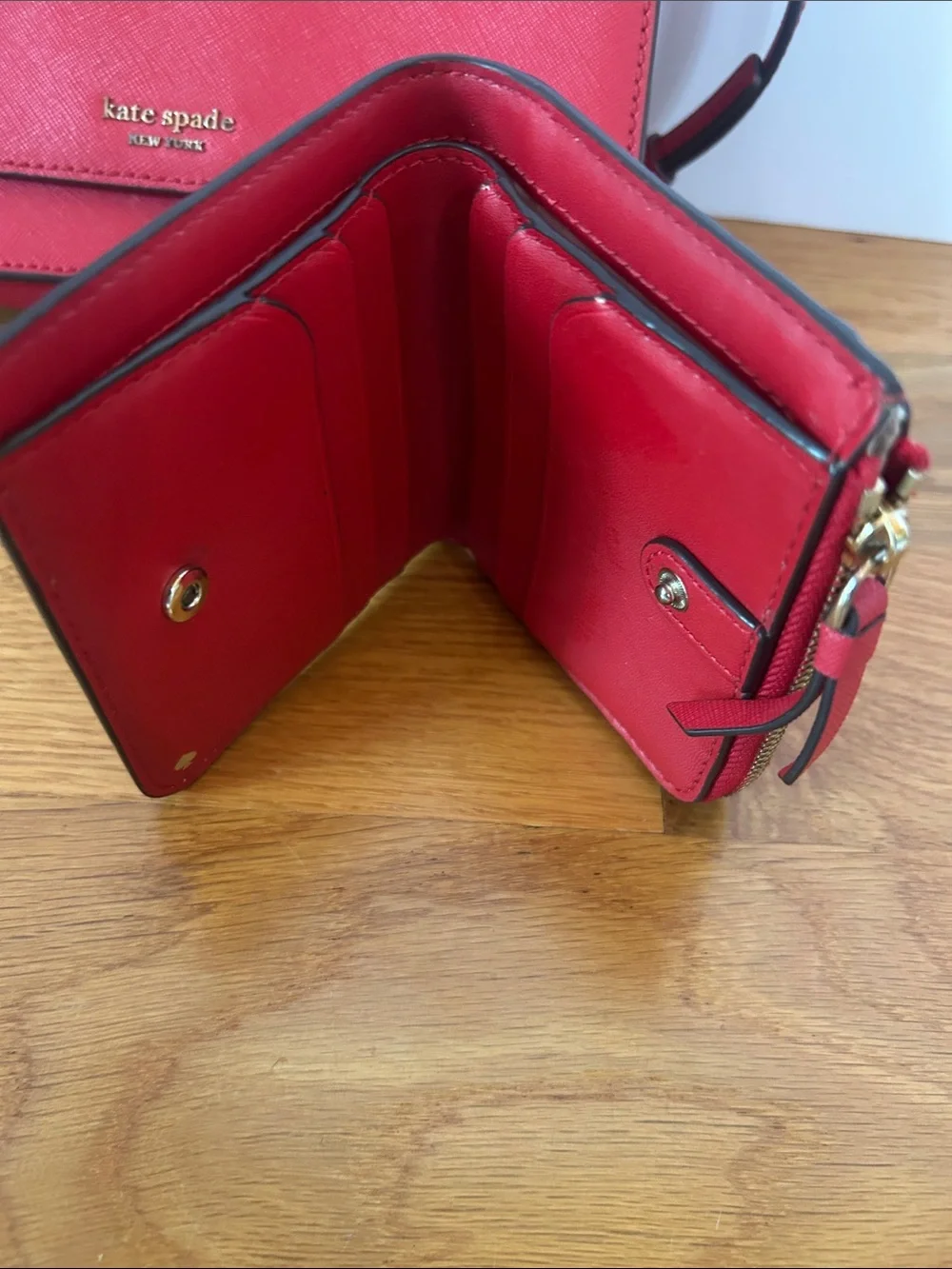 Kate Spade New York CAMERON CONVERTIBLE CROSSBODY in Red with Matching Wallet